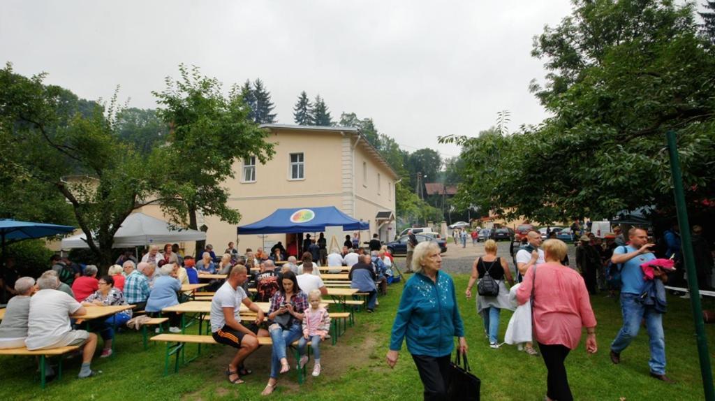 Gosciniec Jas -Sniadania I Obiadokolacje Szwedzki Stol W Cenie Bezplatny Parking Szklarska Poręba Kültér fotó
